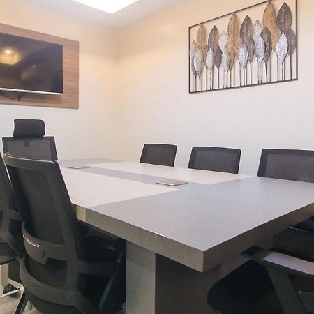 Reddoorz Plus @ Bez Tower And Residences San Juan San Juan  المظهر الخارجي الصورة