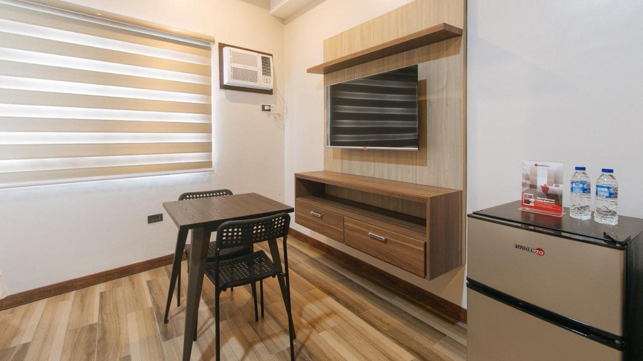 Reddoorz Plus @ Bez Tower And Residences San Juan San Juan  المظهر الخارجي الصورة