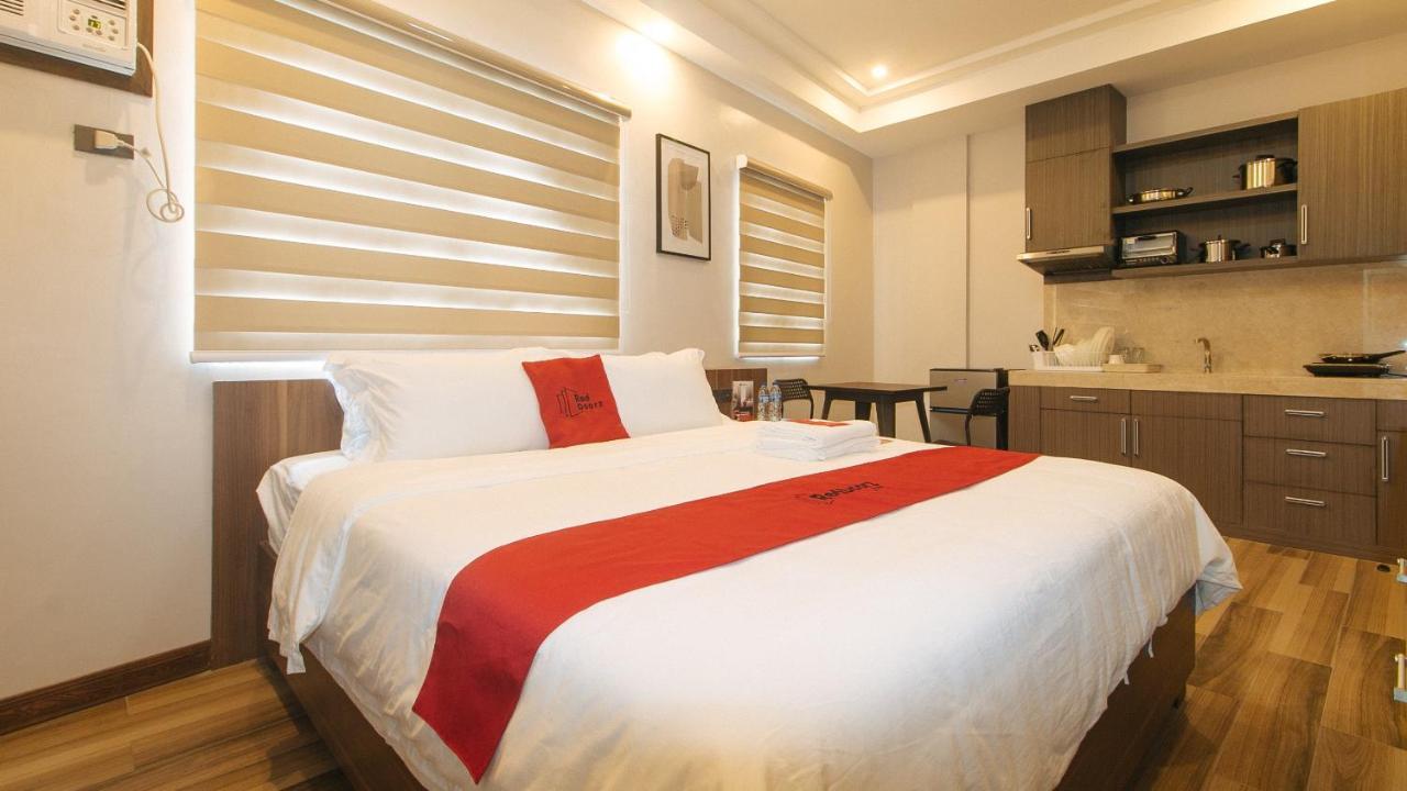 Reddoorz Plus @ Bez Tower And Residences San Juan San Juan  المظهر الخارجي الصورة