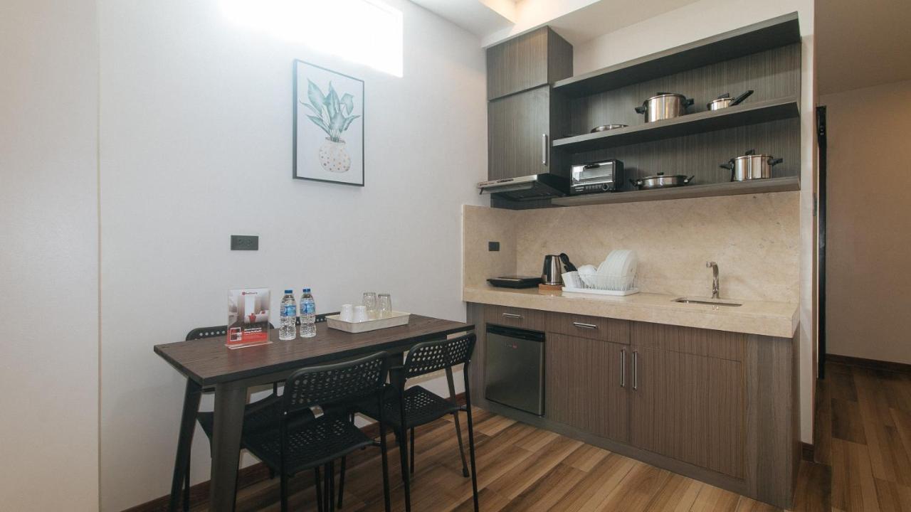 Reddoorz Plus @ Bez Tower And Residences San Juan San Juan  المظهر الخارجي الصورة