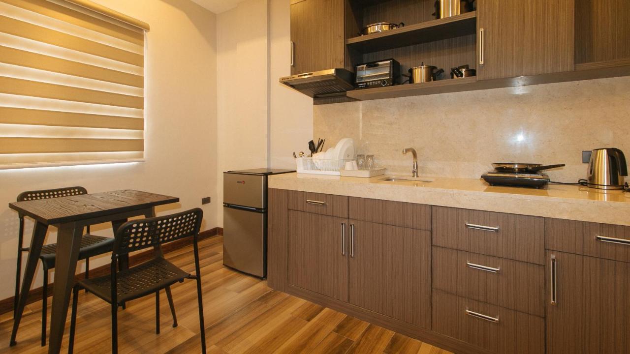 Reddoorz Plus @ Bez Tower And Residences San Juan San Juan  المظهر الخارجي الصورة